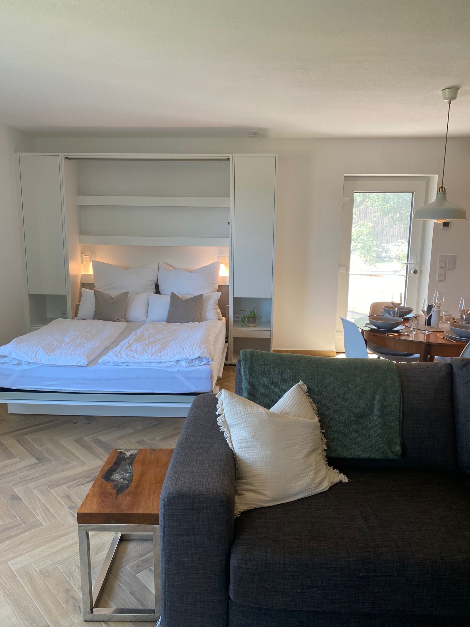 Seenlandstudio Schrankbett geöffnet