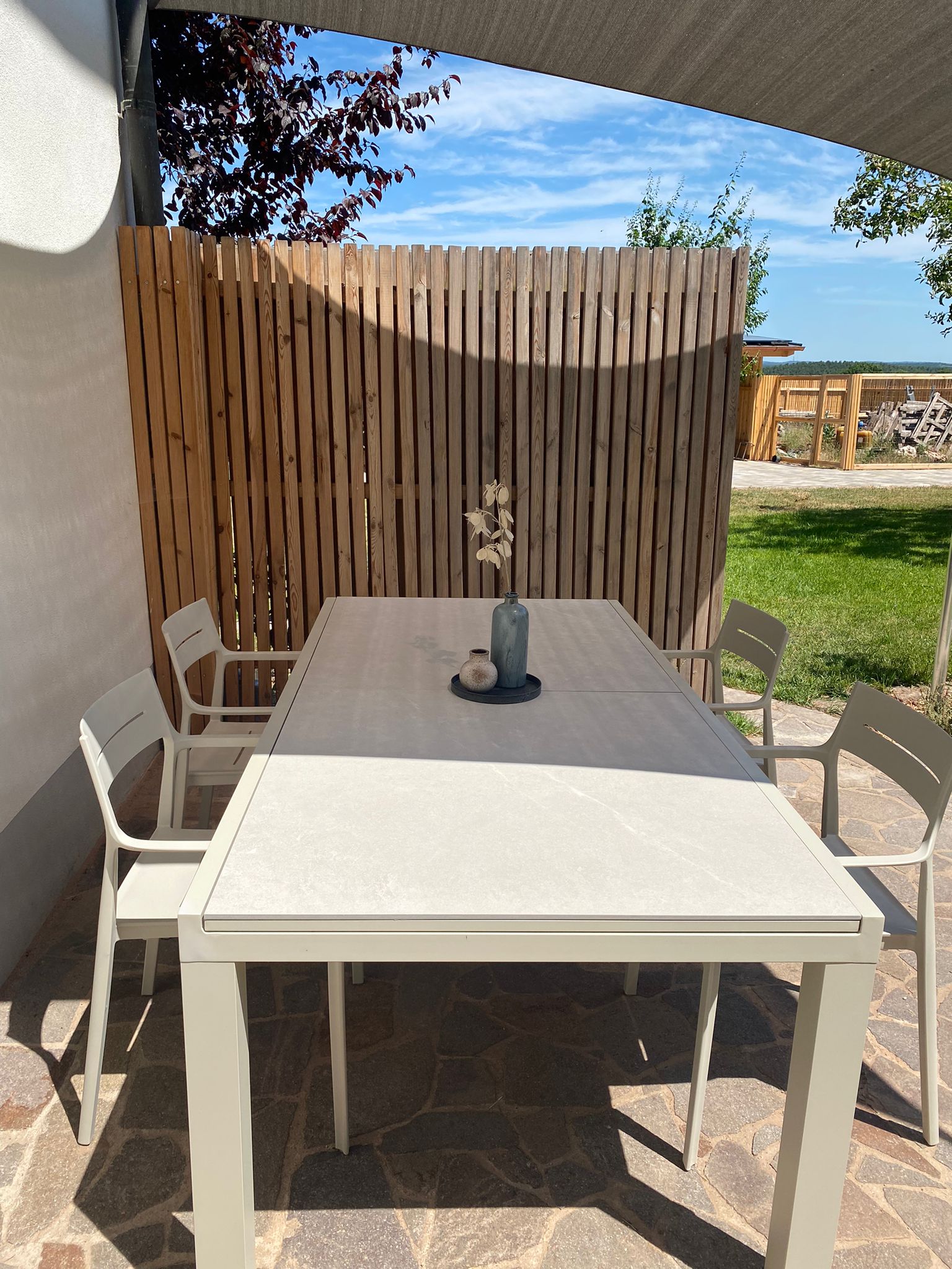 Seenlandstudio Terrasse Außentisch